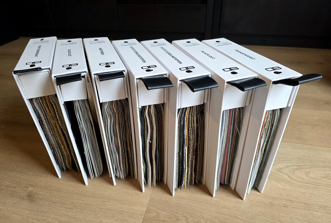 Zeven BlindDesign collectieboeken met honderden stoffen