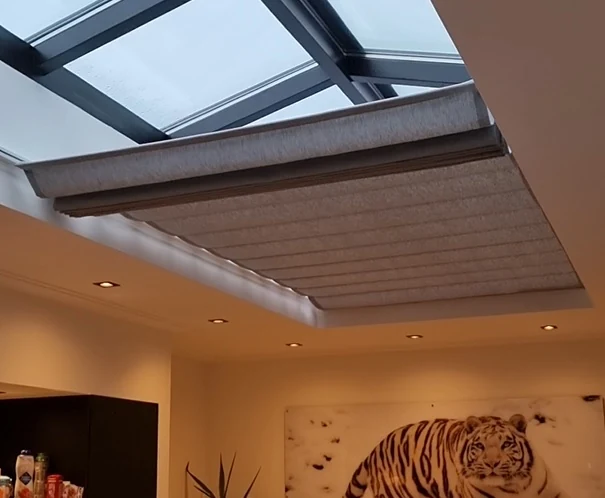 Vouwgordijn voor een lichtstraat